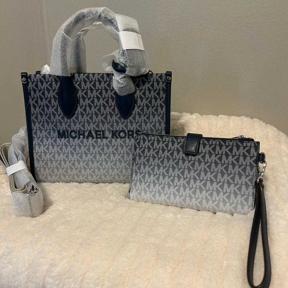 NWT..Michael Kors Mirella Small Ombre’
Signature Logo Crossbody Bag & Wallet - Picture 5 of 13